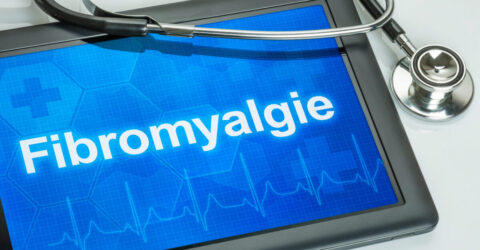 Image d'une tablette médicale indiquant le mot : fibromyalgie